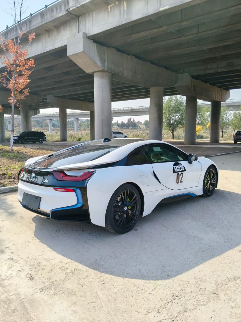 青岛17年宝马i87