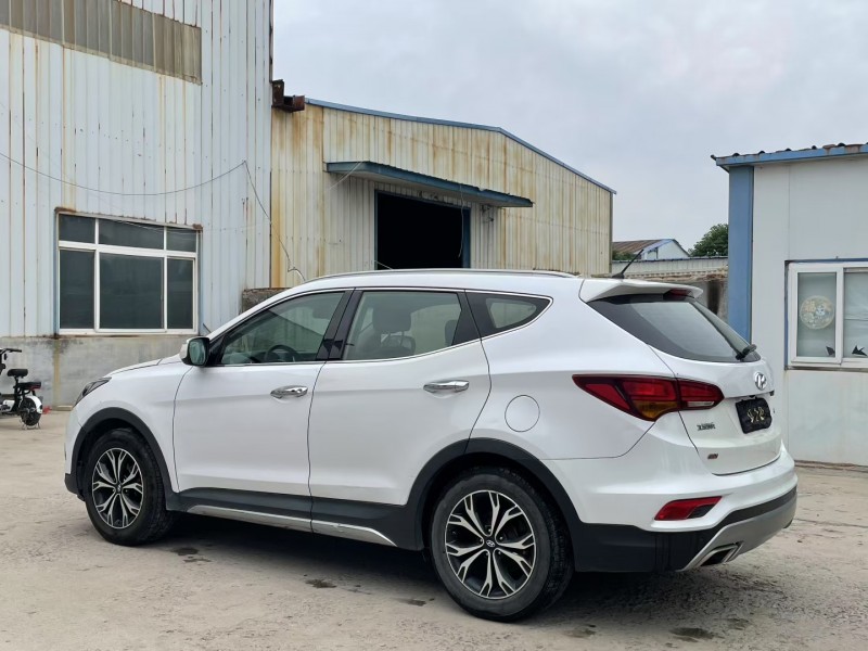 济宁17年现代全新胜达8