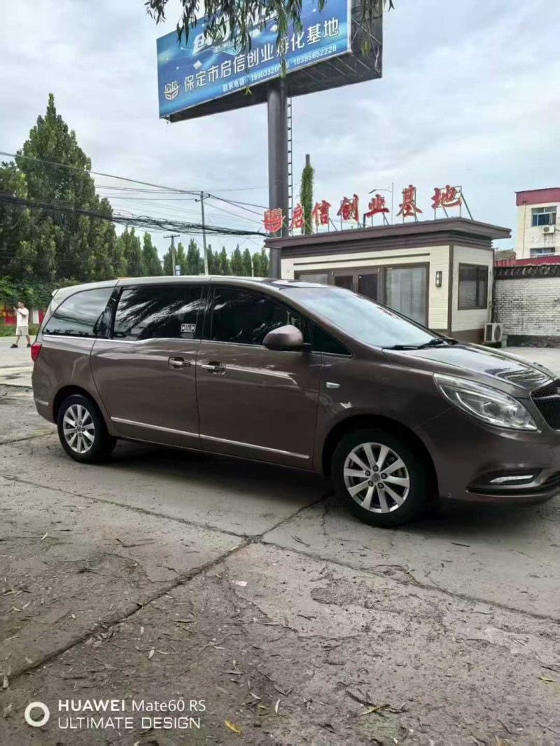 保定19年别克GL82