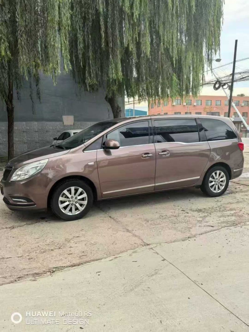 保定19年别克GL83