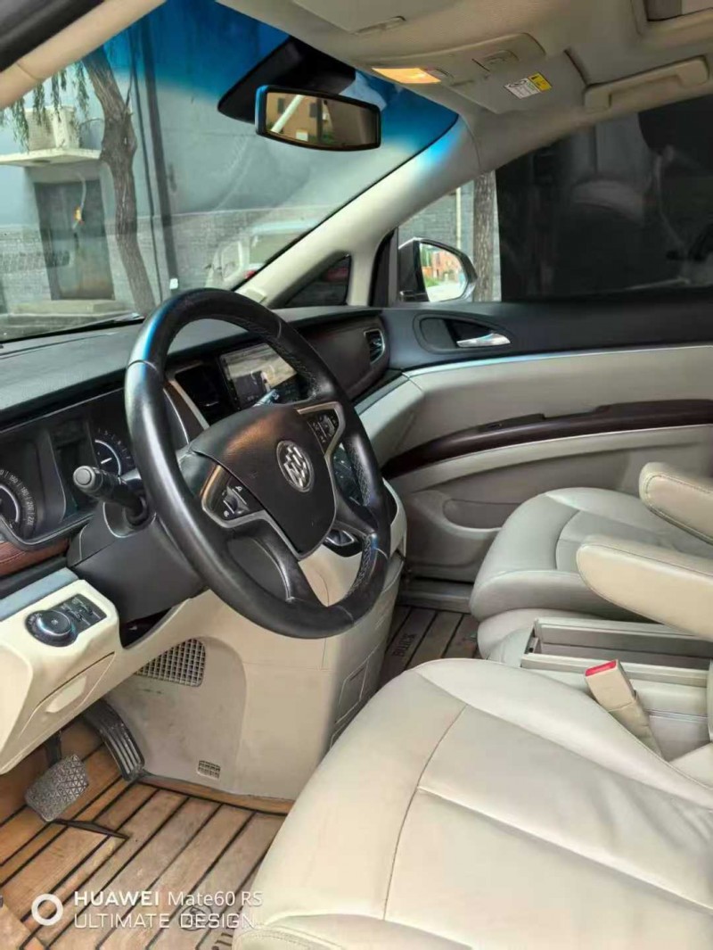 保定19年别克GL84