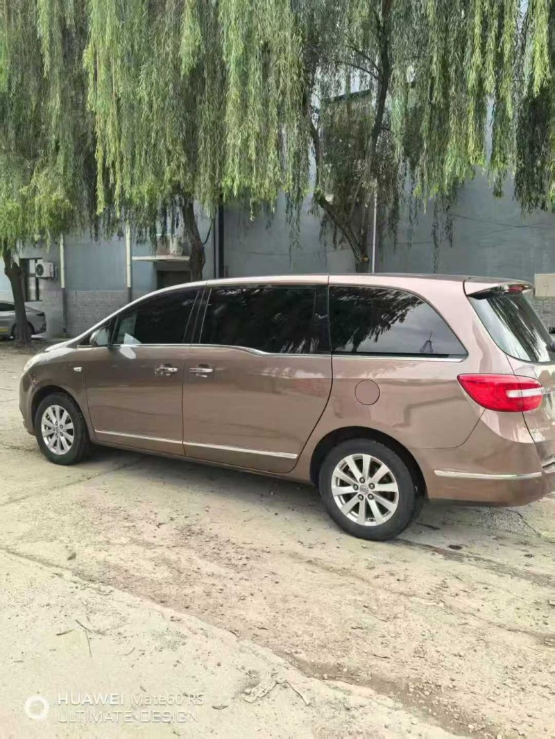 保定19年别克GL88