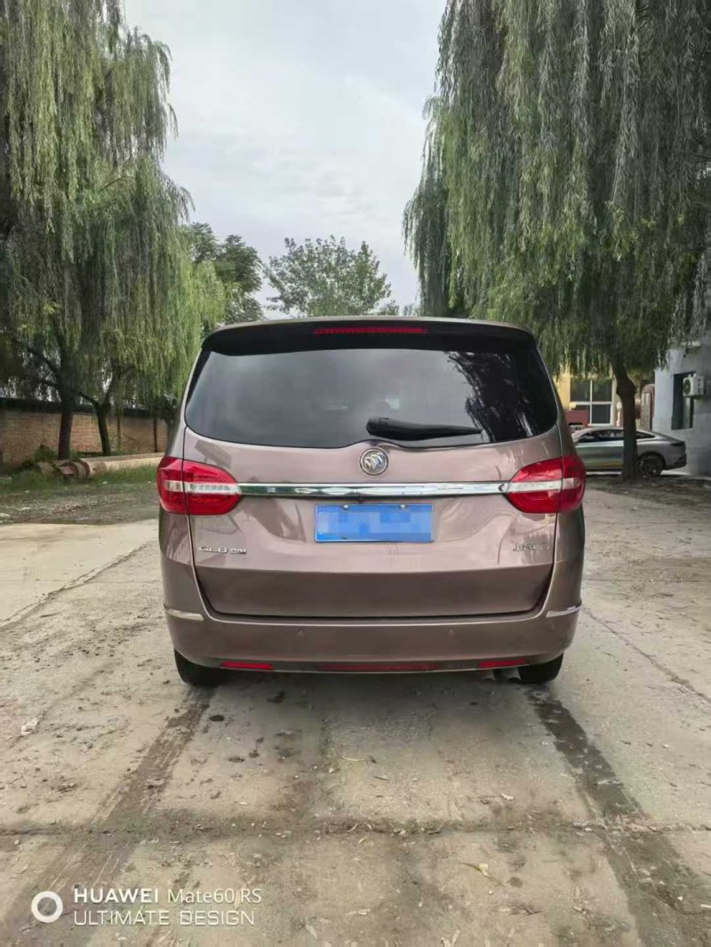 保定19年别克GL89