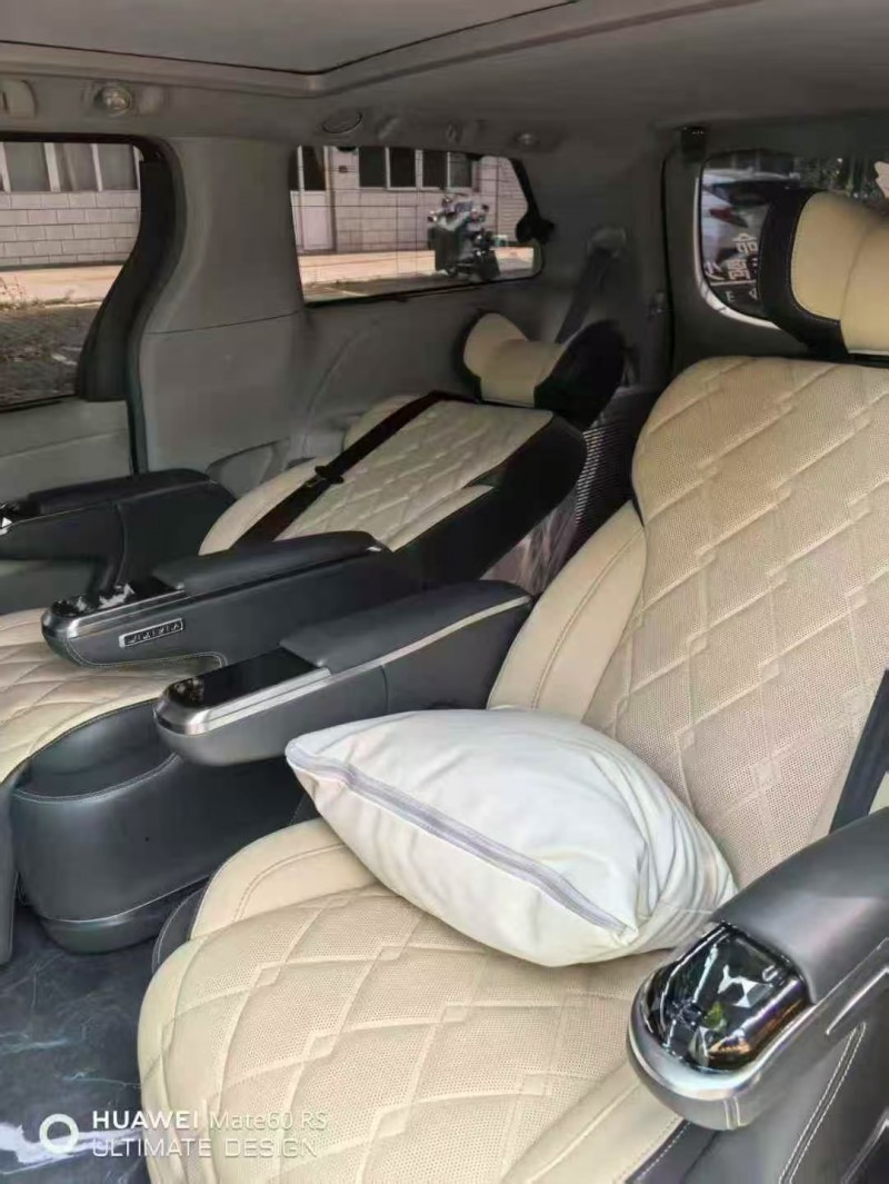 保定13年丰田塞纳4