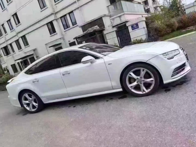 济宁18年奥迪A7L3