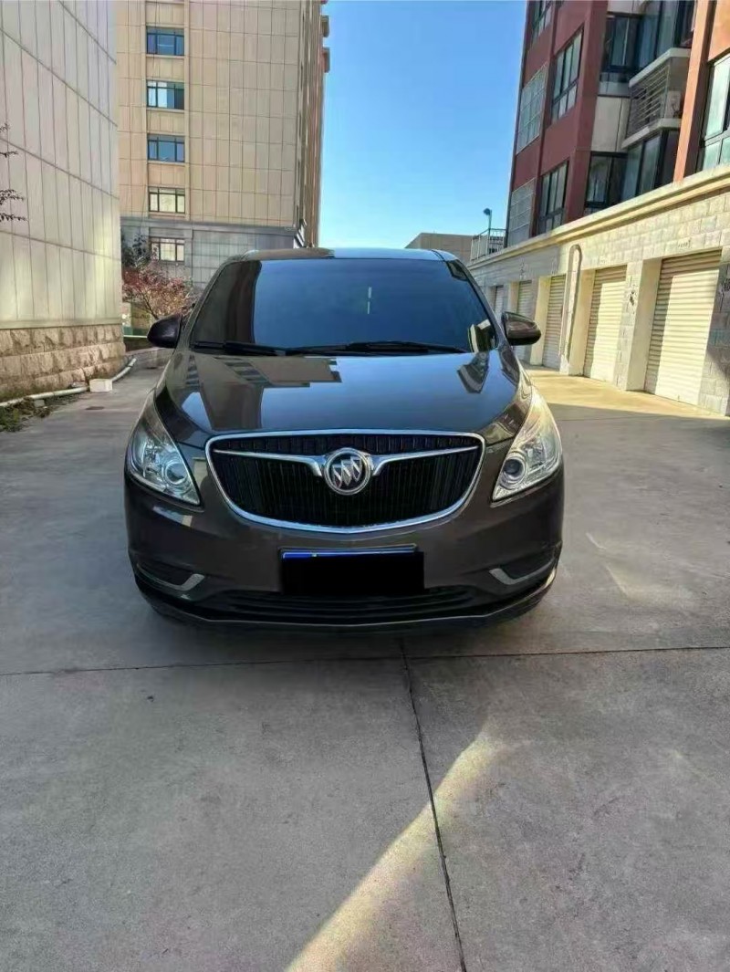 济宁19年别克GL81