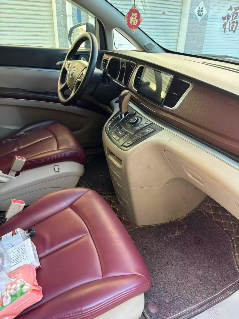 济宁19年别克GL86