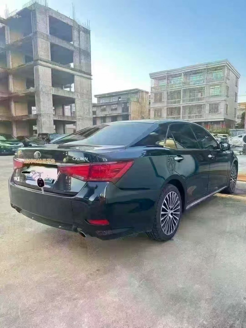 保定19年丰田皇冠7