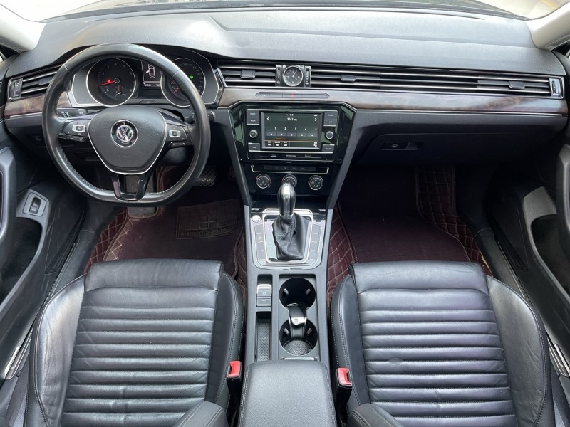 济宁19年大众迈腾4