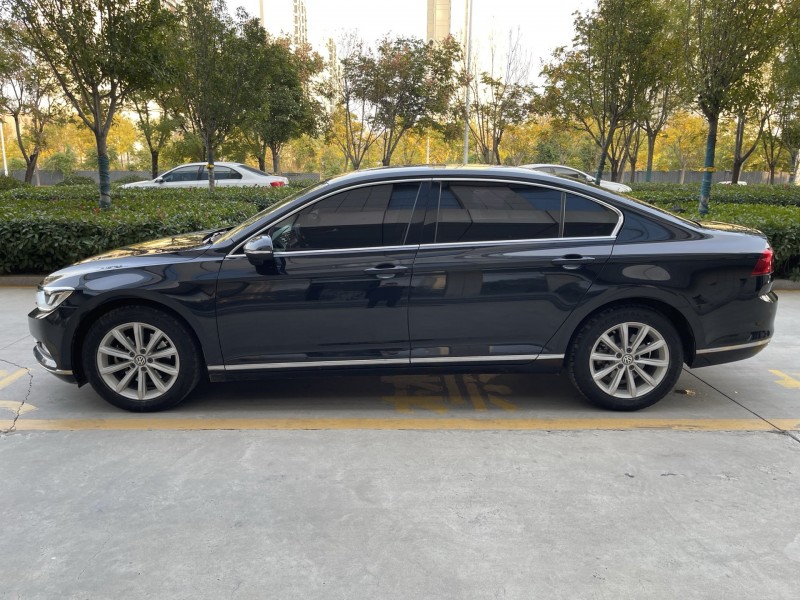 济宁19年大众迈腾8