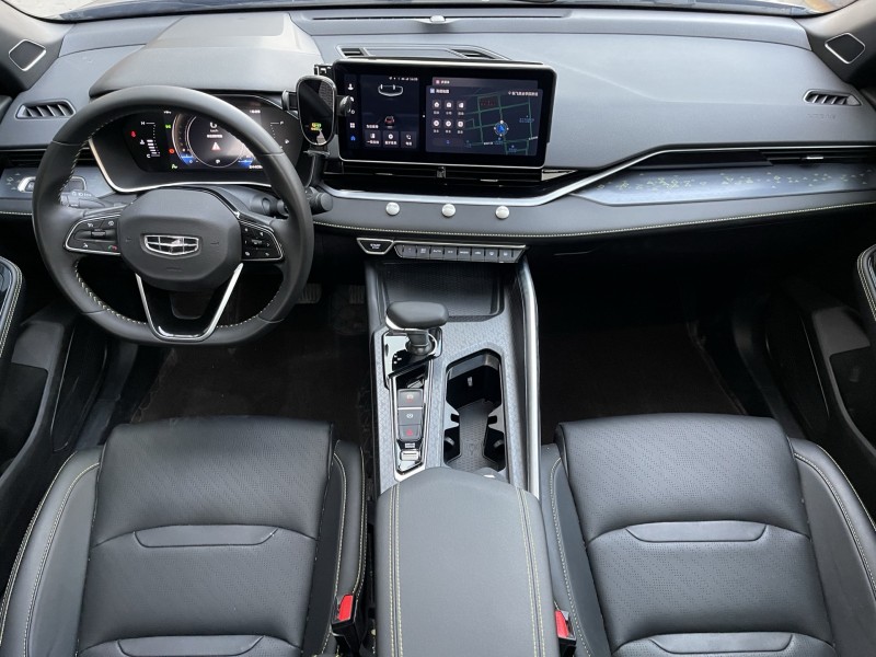 济宁24年吉利星瑞4