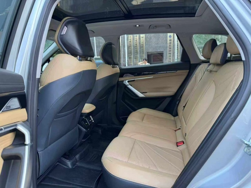 长沙22年吉利博越8