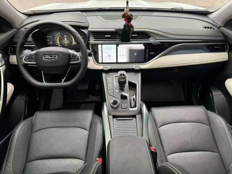 长沙21年吉利博越9