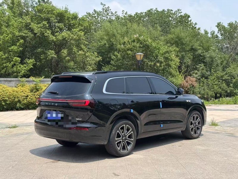 青岛25年华为智选问界7