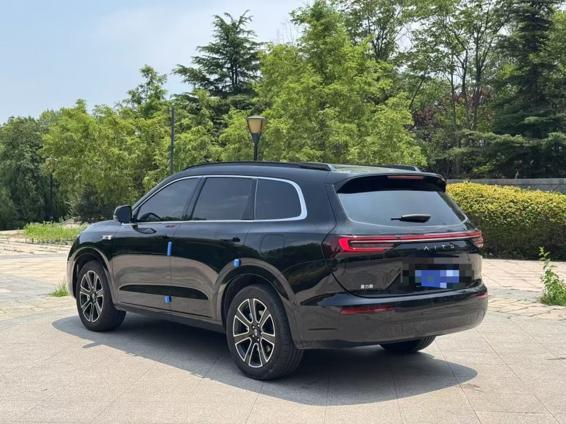 青岛25年华为智选问界8