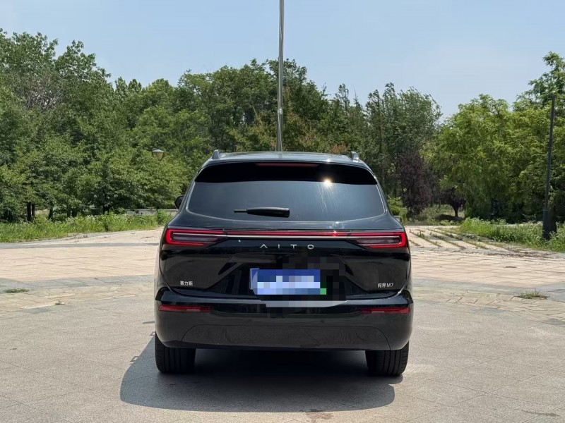 青岛25年华为智选问界9