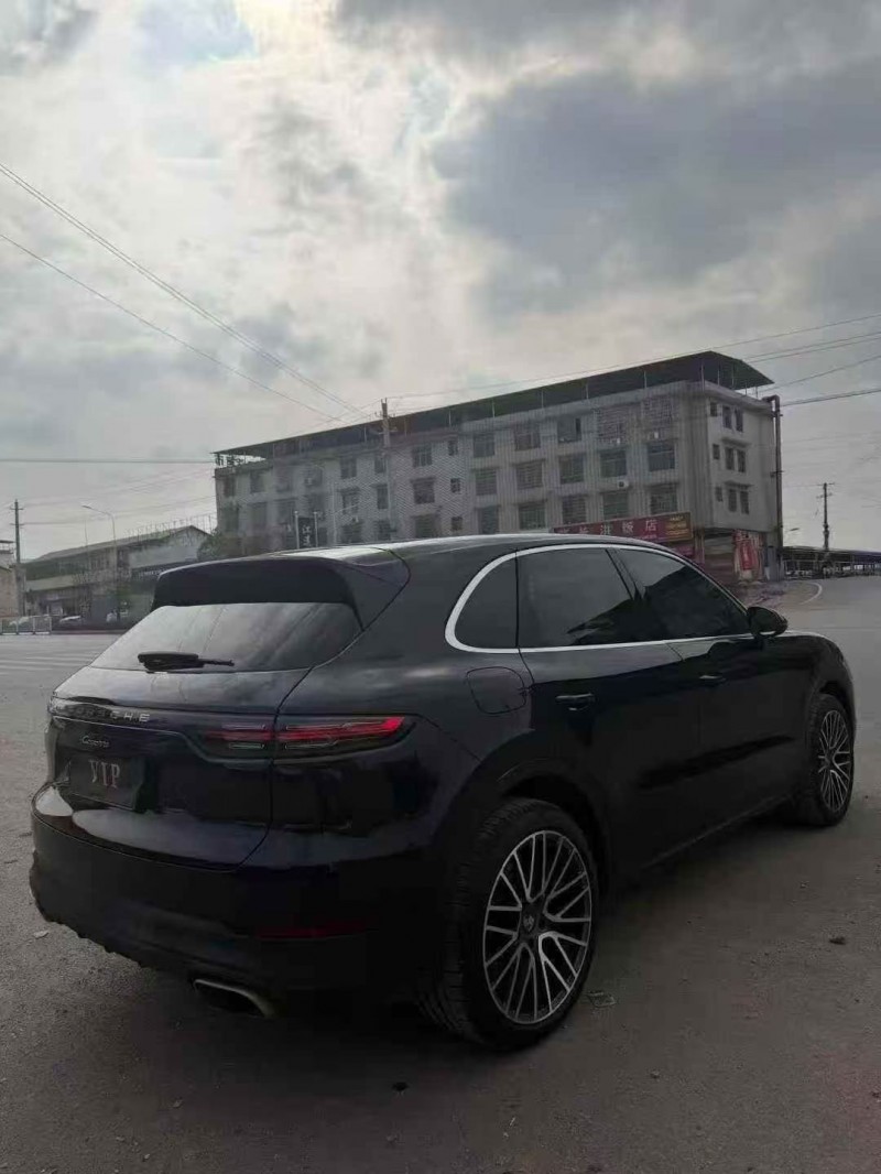 常德22年保时捷卡宴7