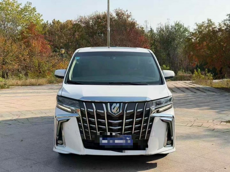 青岛17年丰田埃尔法1