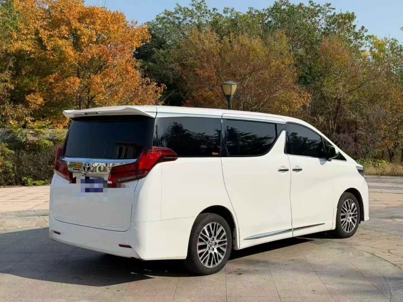 青岛17年丰田埃尔法7