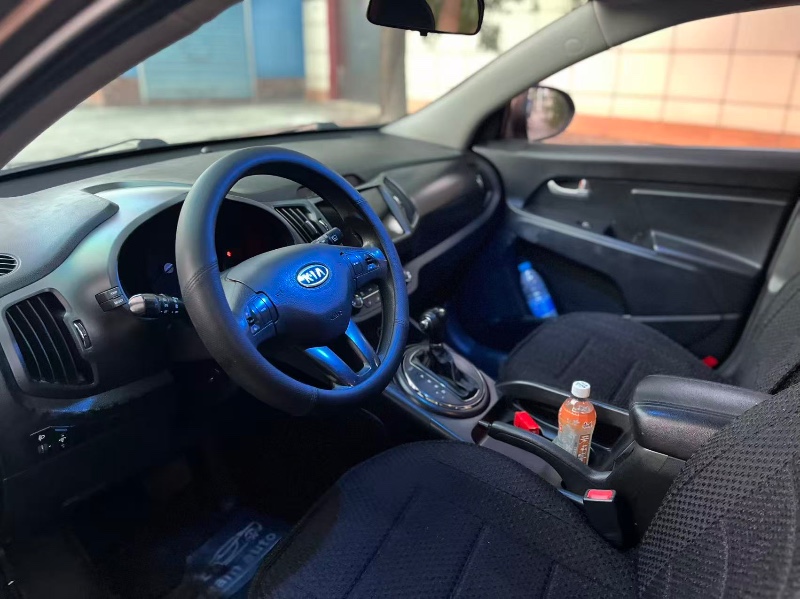 天津13年起亚智跑4