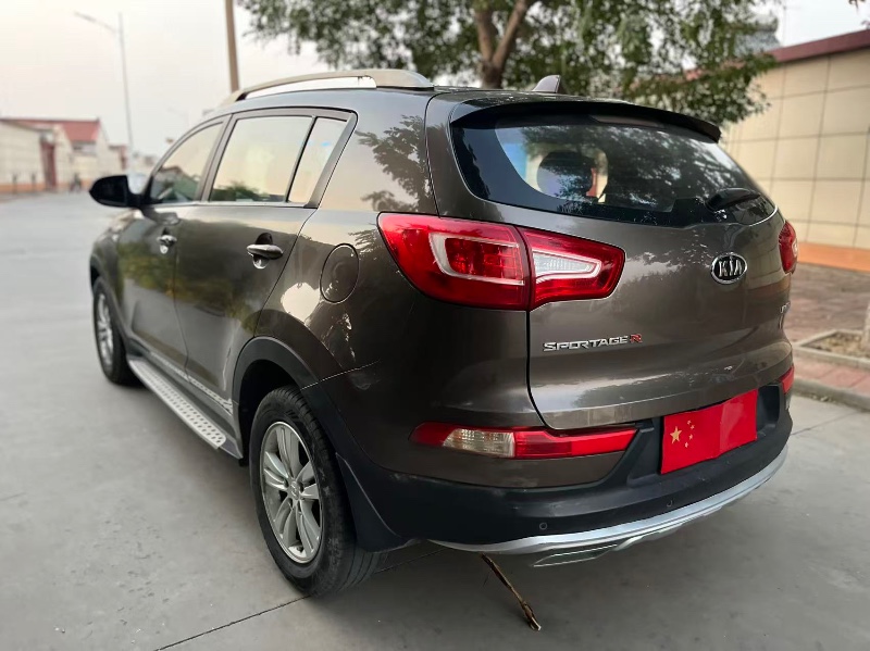 天津13年起亚智跑8