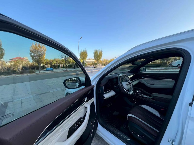 保定23年吉利星越5