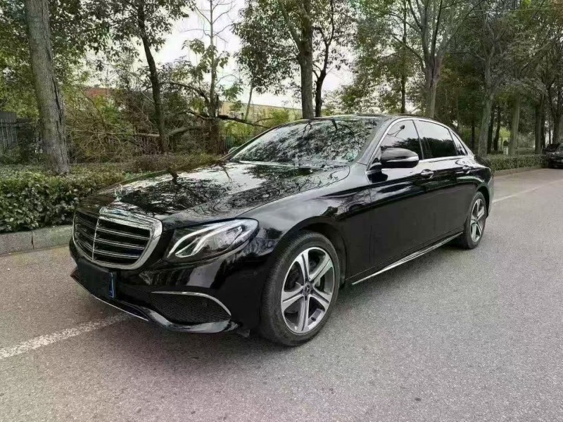 张家界19年奔驰E2