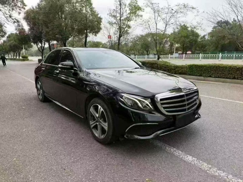 张家界19年奔驰E3