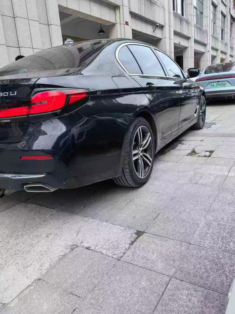 淮南21年宝马5系8