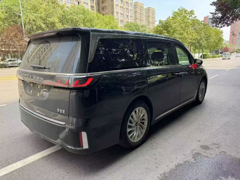 榆林25年岚图汽车梦想家8