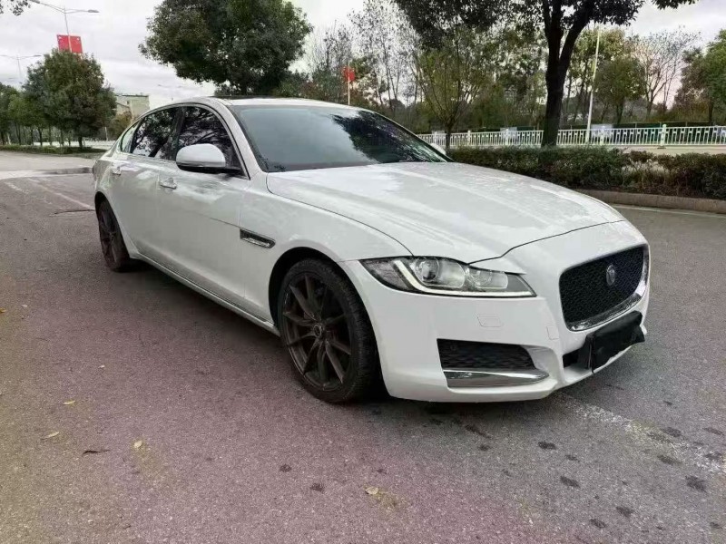 张家界18年捷豹XFL2