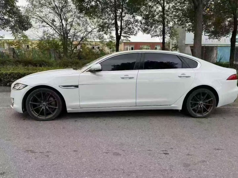 张家界18年捷豹XFL3