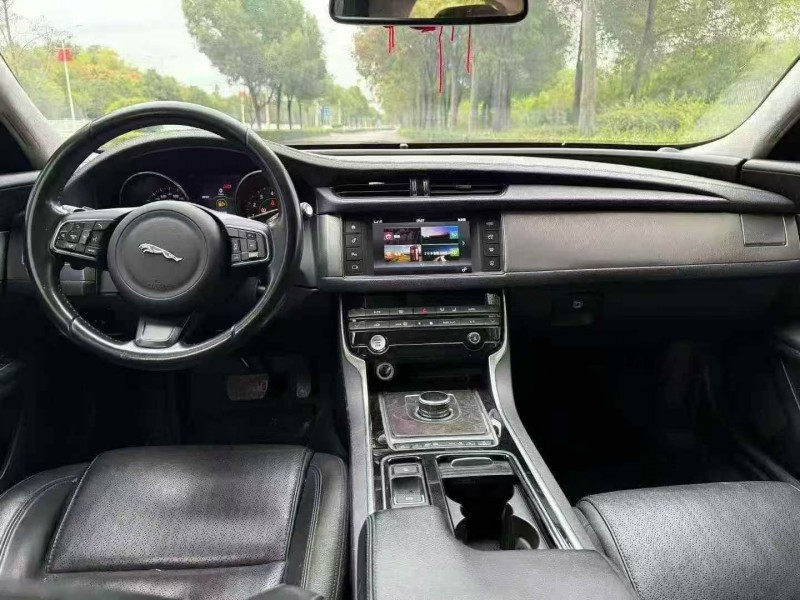 张家界18年捷豹XFL6