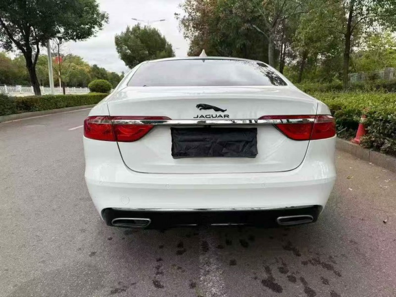 张家界18年捷豹XFL8