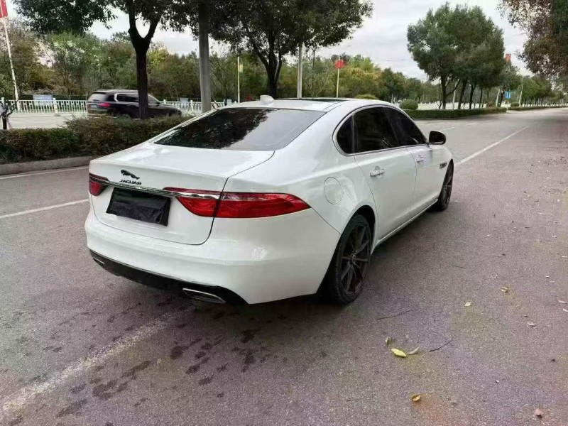 张家界18年捷豹XFL9