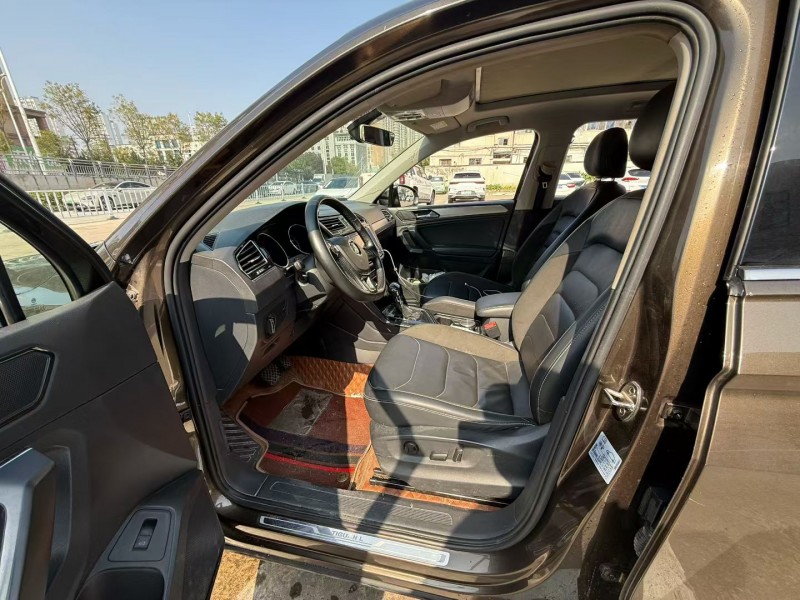 阜阳19年大众途观5