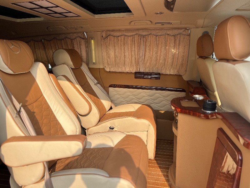 天津16年奔驰威霆5