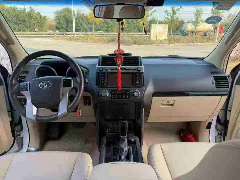 徐州17年丰田普拉多5