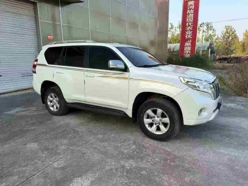 徐州17年丰田普拉多8