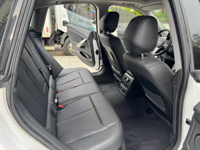 阳江17年宝马3系6