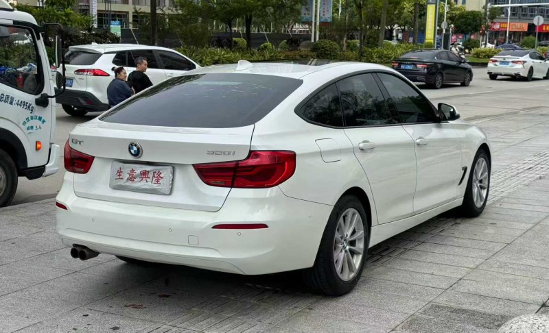 阳江17年宝马3系9