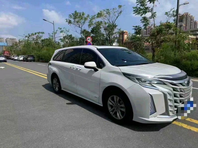 东莞25年丰田塞纳5