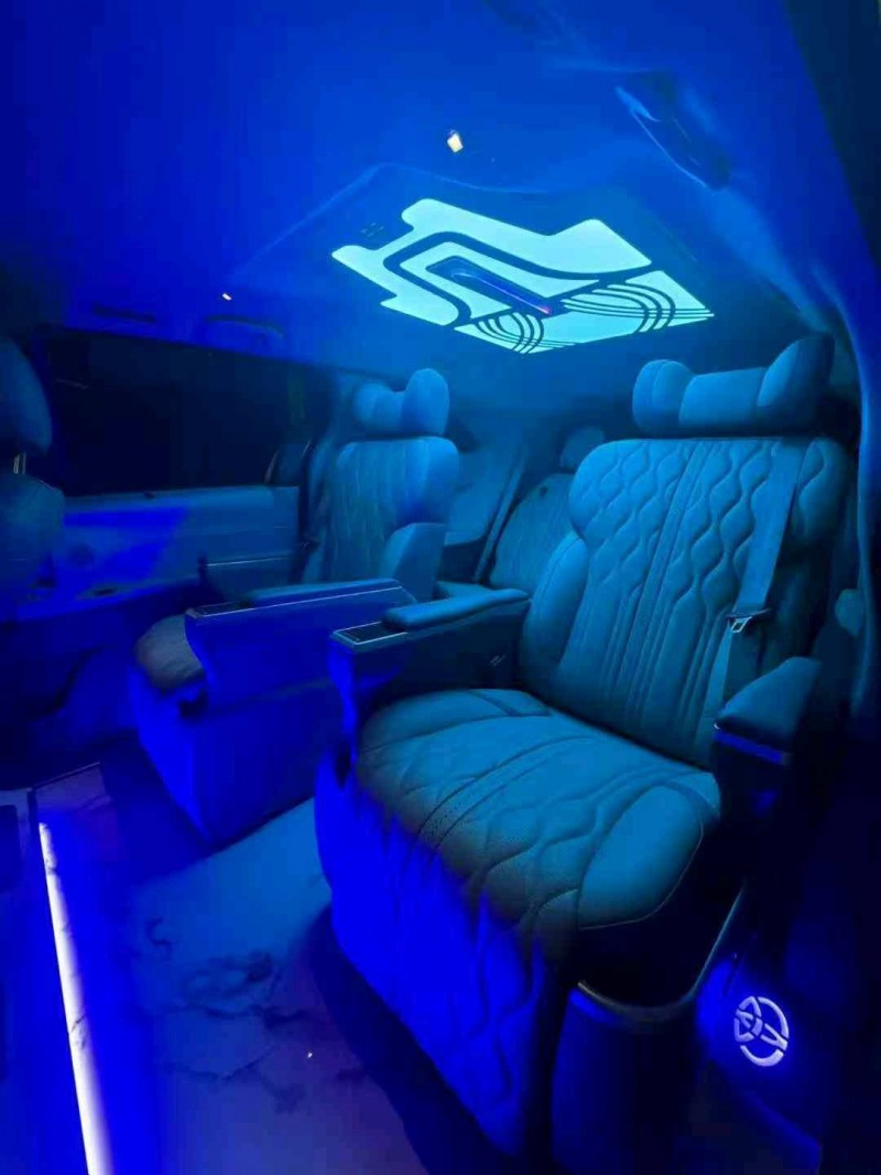 东莞25年丰田塞纳6