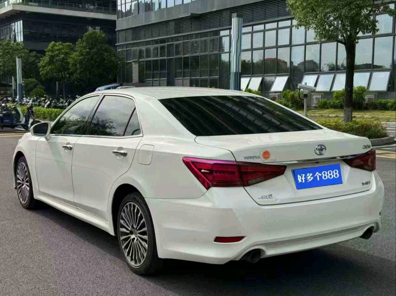 东莞18年丰田皇冠5