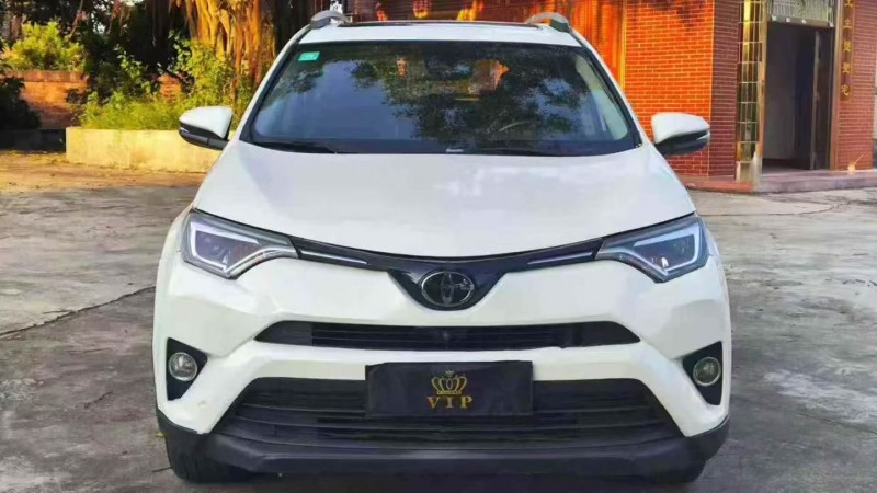 深圳18年丰田RAV4荣放1