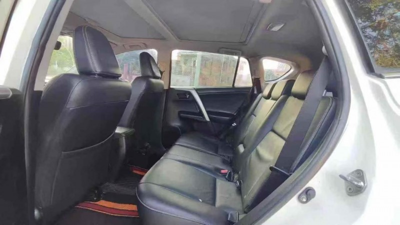 深圳18年丰田RAV4荣放4