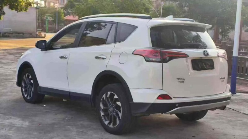 深圳18年丰田RAV4荣放8