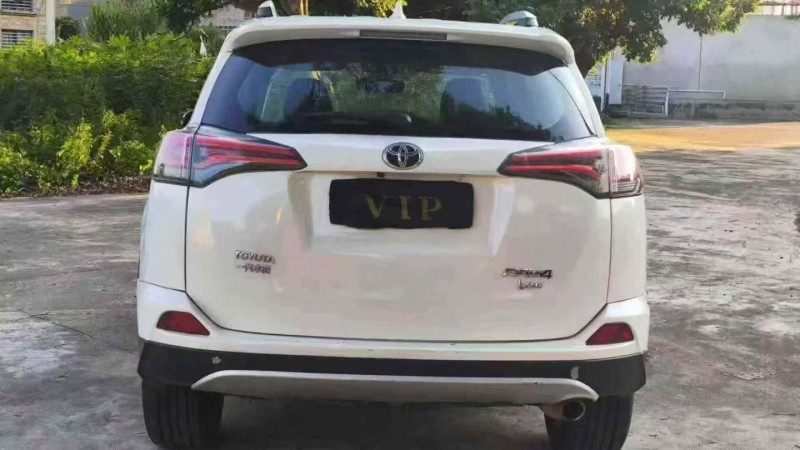 深圳18年丰田RAV4荣放9