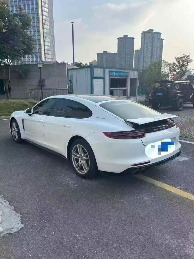 衡阳18年保时捷帕拉梅拉7