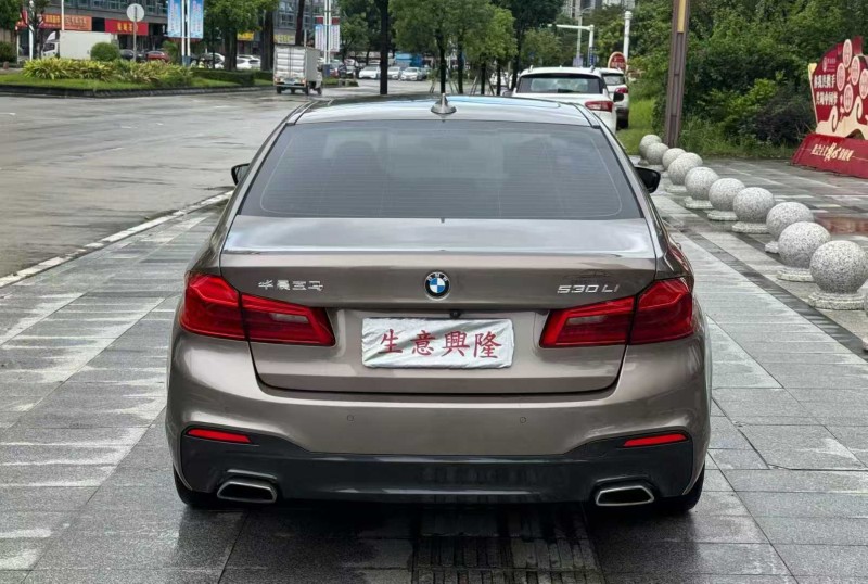 阳江19年宝马5系8